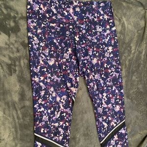 Women’s Fabletics purple floral capri leggings size M